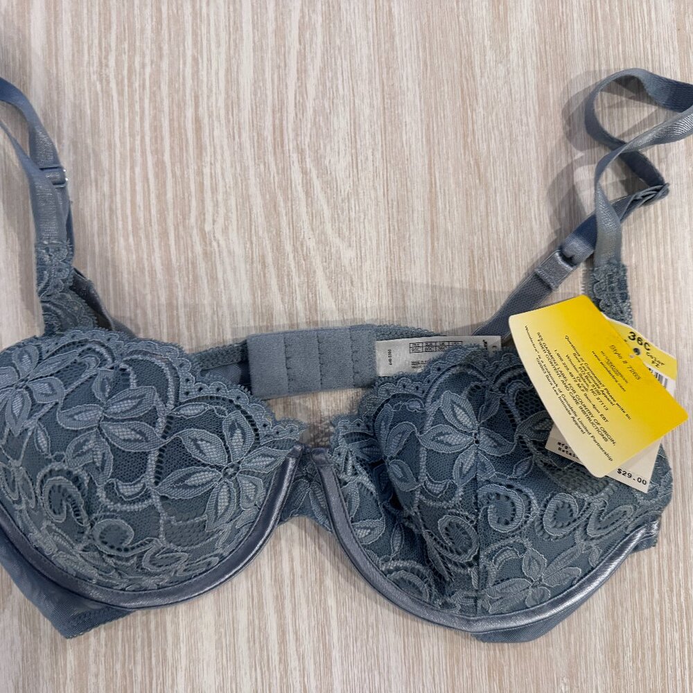 NWT Wonderbra - Style 7263 - Cornflower Blue Lace - Size 36C
